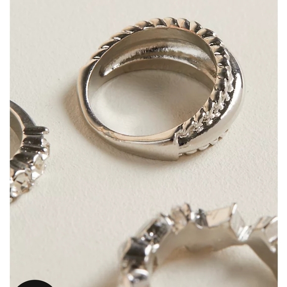 🆕️💍RHINESTONE SILVER-TONE RINGS - SET OF 5💍 - Picture 4 of 5